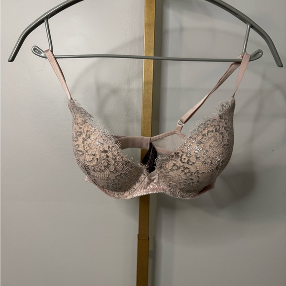 Victoria's Secret Very Sexy Push-up Pink Lace Bra - Picture 6 of 8